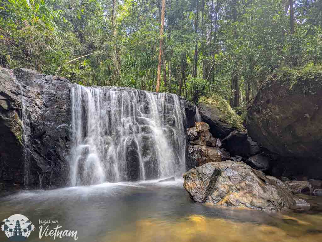 Suoi Tranh Waterfall